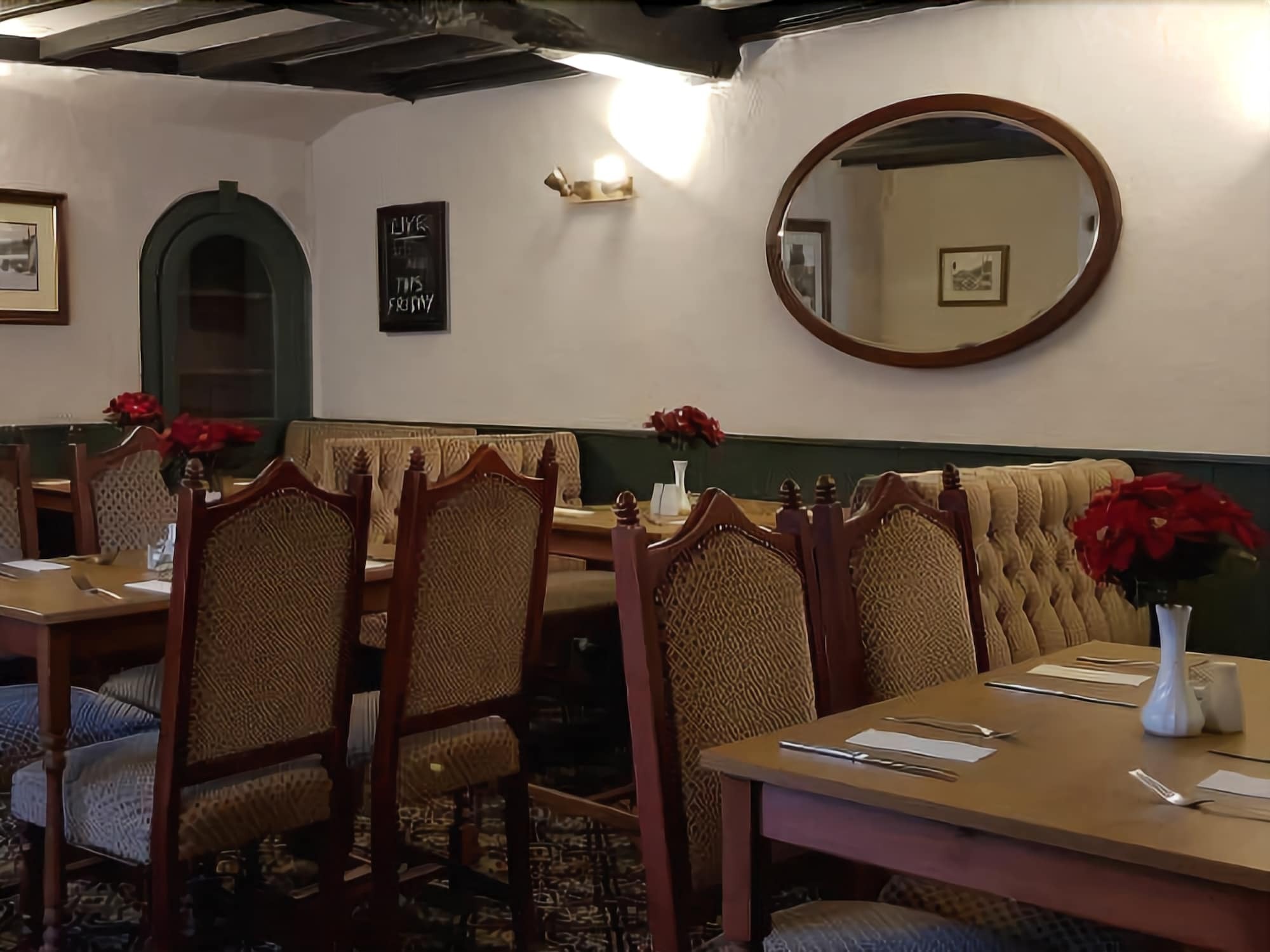 The Bull Hotel Downton エクステリア 写真